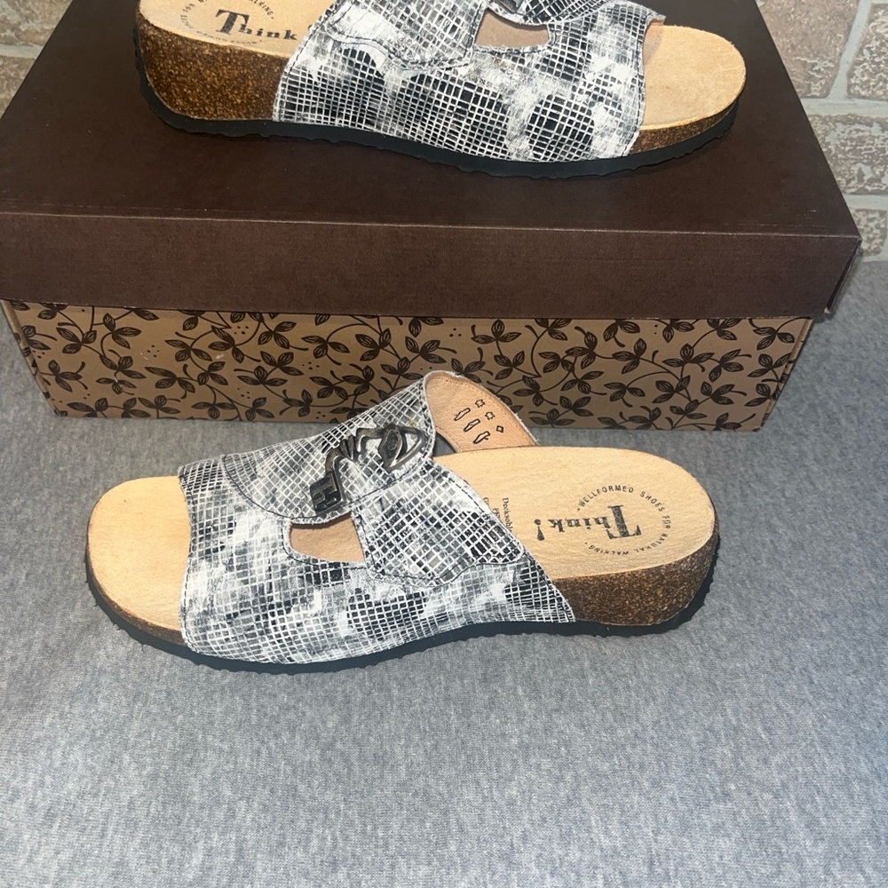 THINK! Mizzi style sandal SIZE 38 - Picture 3 of 11